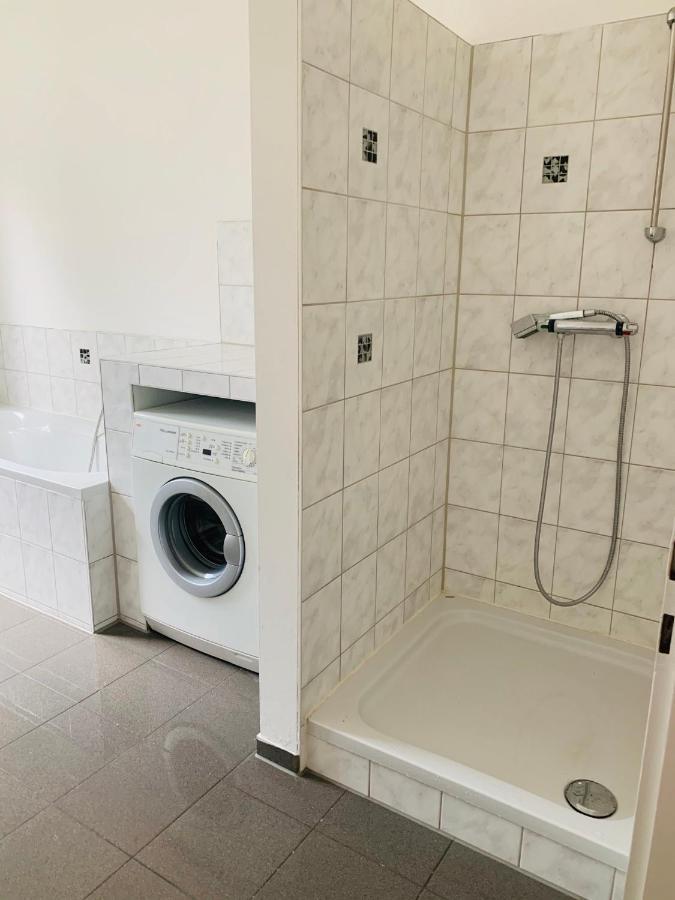 Grossartige 3 Zimmer Ferienwohnung Mit Kamin Und Garten Fuer 1-6 Personen Kaufbeuren Exterior foto